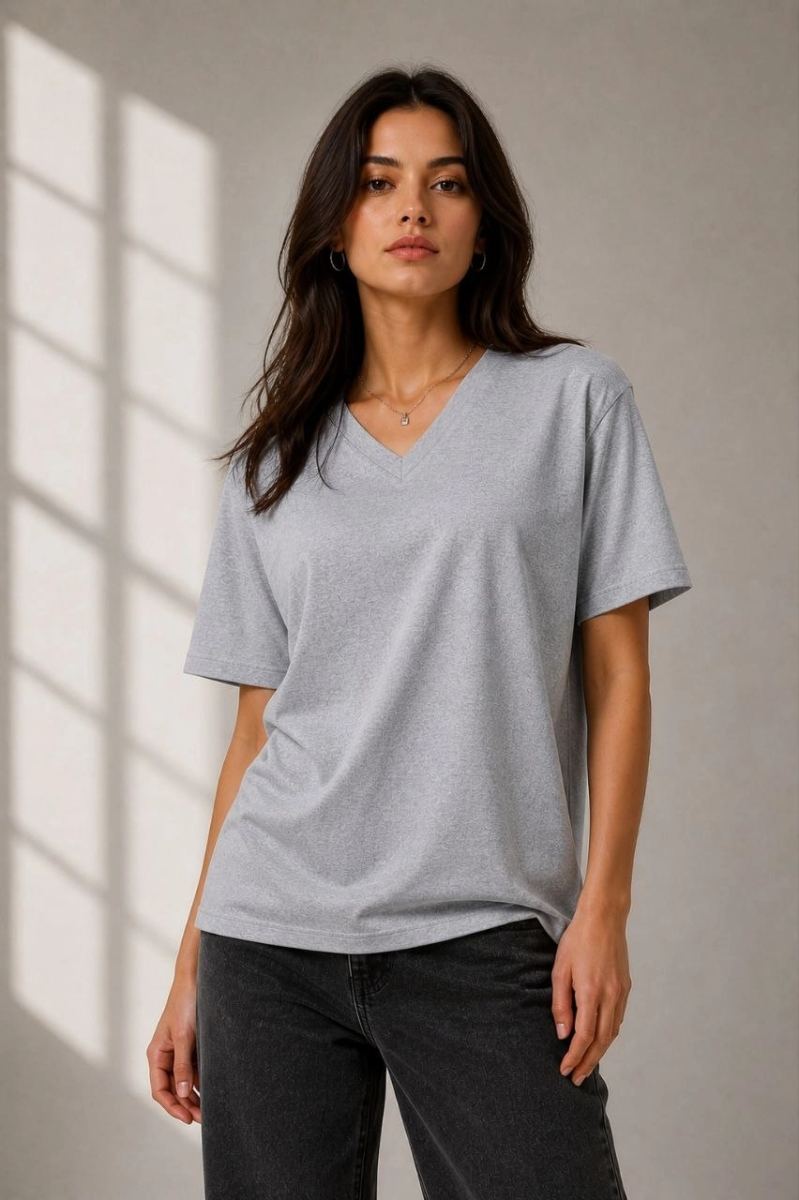 vlmrtr-10723_69f737ef7d52d-87651115-sw852sh1280-sasaanig.jpg Kadın V Yaka Basic Tişört Kısa Kol Yazlık Regular Fit T-Shirt - Gri - Görsel 1