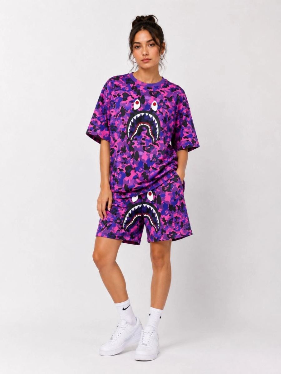 vlmrtr-10731_6a00c2c552ceb-81235085-sw960sh1280-gzs80kkn.jpg Kadın Oversize Kalıp Pubg Bape X Shark Nakışlı Cepli Şort Takım - Mor - Görsel 1