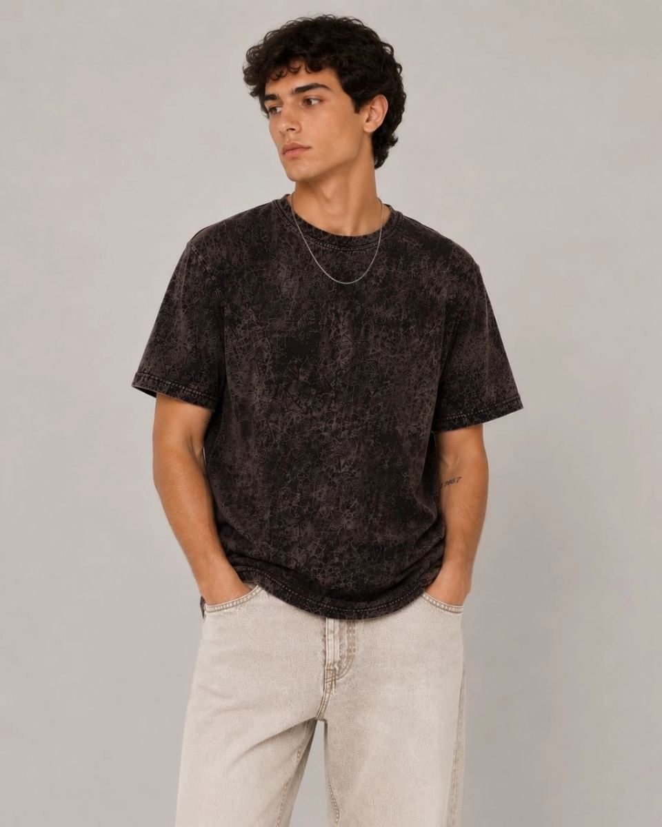 vlmrtr-10793_6a0affb2a3494-52399779-sw1024sh1280-3v6a2otd.jpg Yıkamalı Washed Effect T-Shirt Bisiklet Yaka Sokak Stil T-Shirt - Füme - Görsel 1