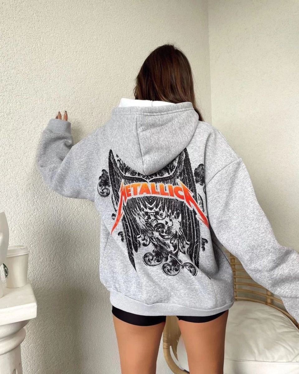 vlmrtr-1615_kadin-baskili-kapusonlu-sweat-gri-112318330-sw1024sh1280-4i8eschr-1.jpg 2 İplik METALLICA Baskılı Kapüşonlu Sweatshirt Hoodie - Gri - Görsel 1