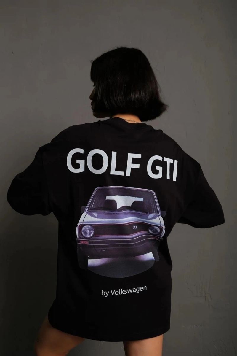 vlmrtr-2041_kadin-sirt-baskili-bisiklet-yakali-oversize-t-shirt-siyah-183555449-sw960sh1440-27nd43gm.jpg Kadın Oversize Tişört Golf GTI Retro Araba Baskılı T-shirt - Siyah - Görsel 1