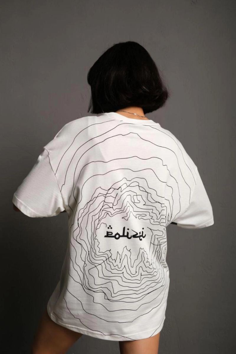 vlmrtr-2048_kadin-bisiklet-yakali-sirt-baskili-oversize-t-shirt-beyaz-149861012-sw853sh1280-3exkars0.jpg Kadın Bisiklet Yakalı Sırt Baskılı Kısa kol Oversize T-Shirt - Beyaz - Görsel 1
