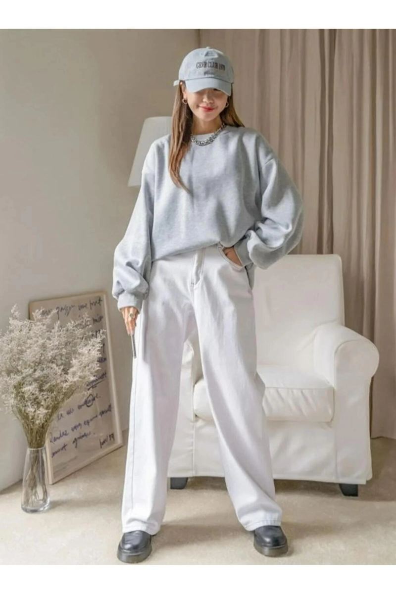 vlmrtr-2443_kadin-duz-bisiklet-yaka-sweat-gri-132750149-sw1201sh1801-3s234qr0-1.jpg 3 İplik Pamuklu Oversize Yarım Fermuarlı Yakalı Basic Sweatshirt - Gri - Görsel 1
