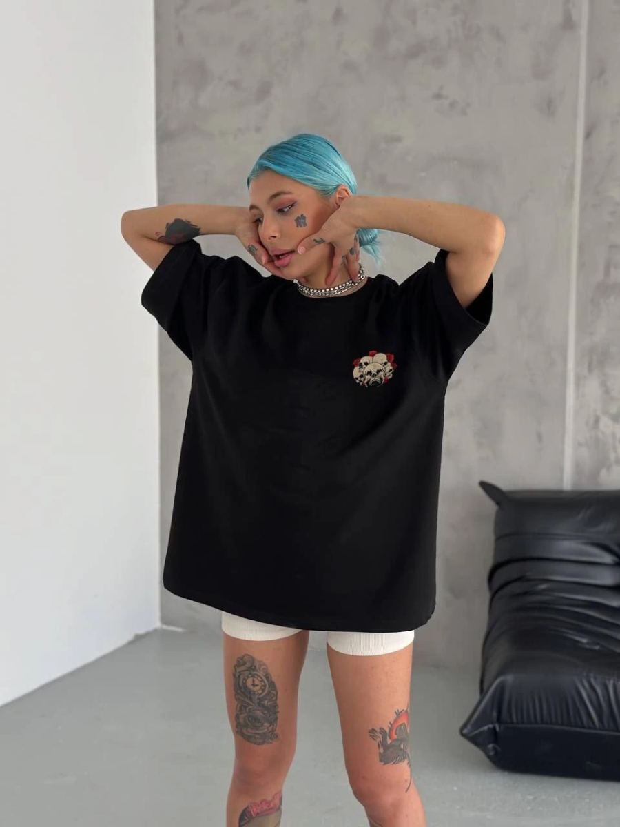 vlmrtr-5522_unisex-bisiklet-yaka-baskili-oversize-t-shirt-siyah-39318424-sw960sh1280-1usf0ylf.jpg Kadın Baskılı T-Shirt Kısa Kol Bisiklet Yaka Oversize Rahat Kalıp Günlük Tişört - Siyah - Görsel 1
