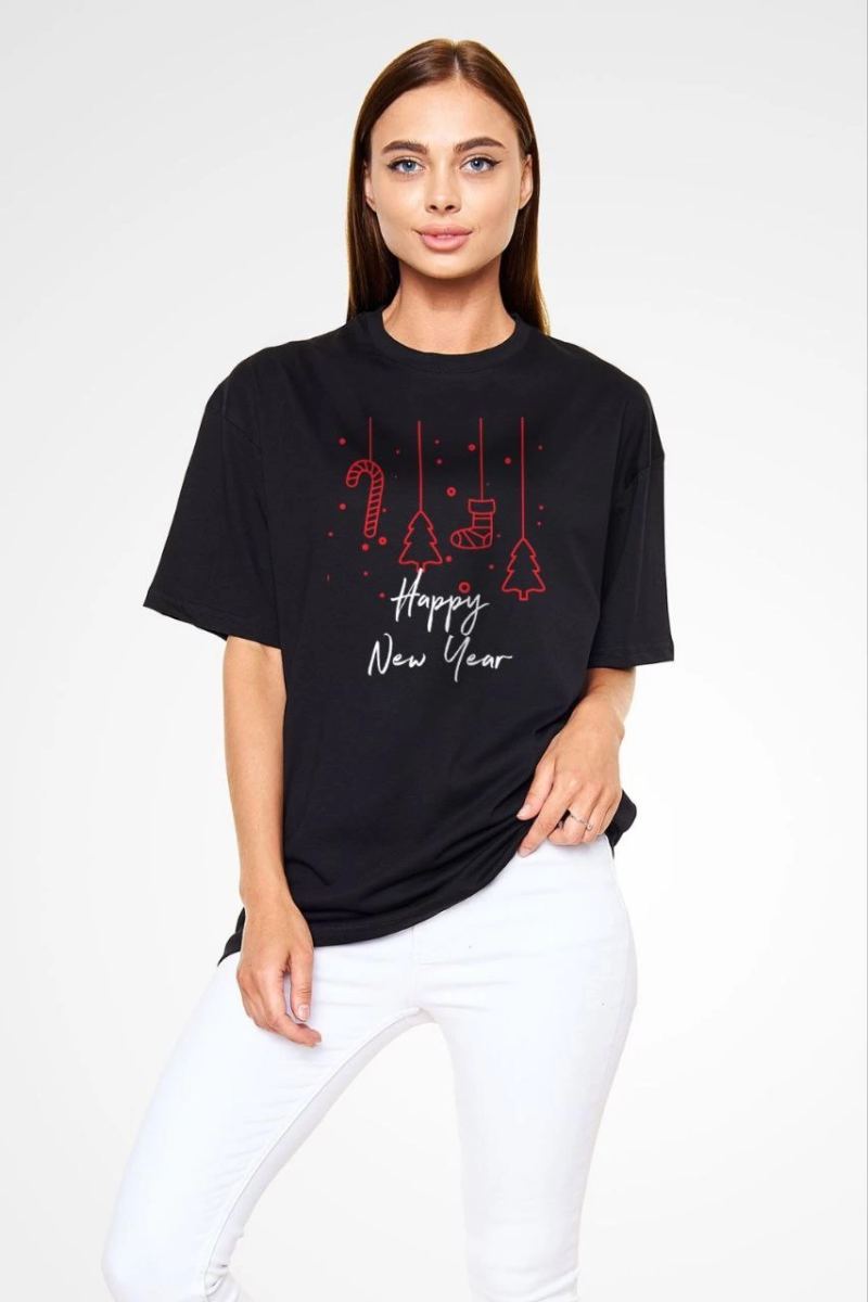 vlmrtr-5621_unisex-bisiklet-yaka-baskili-oversize-t-shirt-siyah-44464655-sw853sh1280-3q4s4wec.jpg kadın Bisiklet Yaka Kısa kol Baskılı Oversize T-Shirt - Siyah - Görsel 1