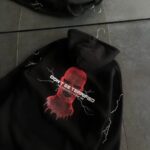 Kadın Kapüşonlu Kanguru Cepli Sweatshirt 3 İplik Pamuklu Baskılı Hoodie - Siyah