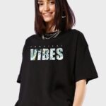 T-Shirt Bisiklet Yaka VIBES Baskılı T-Shirt - Siyah