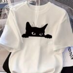 Kadınlar için Siyah Kedi Grafik Tişört - Oversize Kısa Kollu Üst Nefes Alabilir - Beyaz