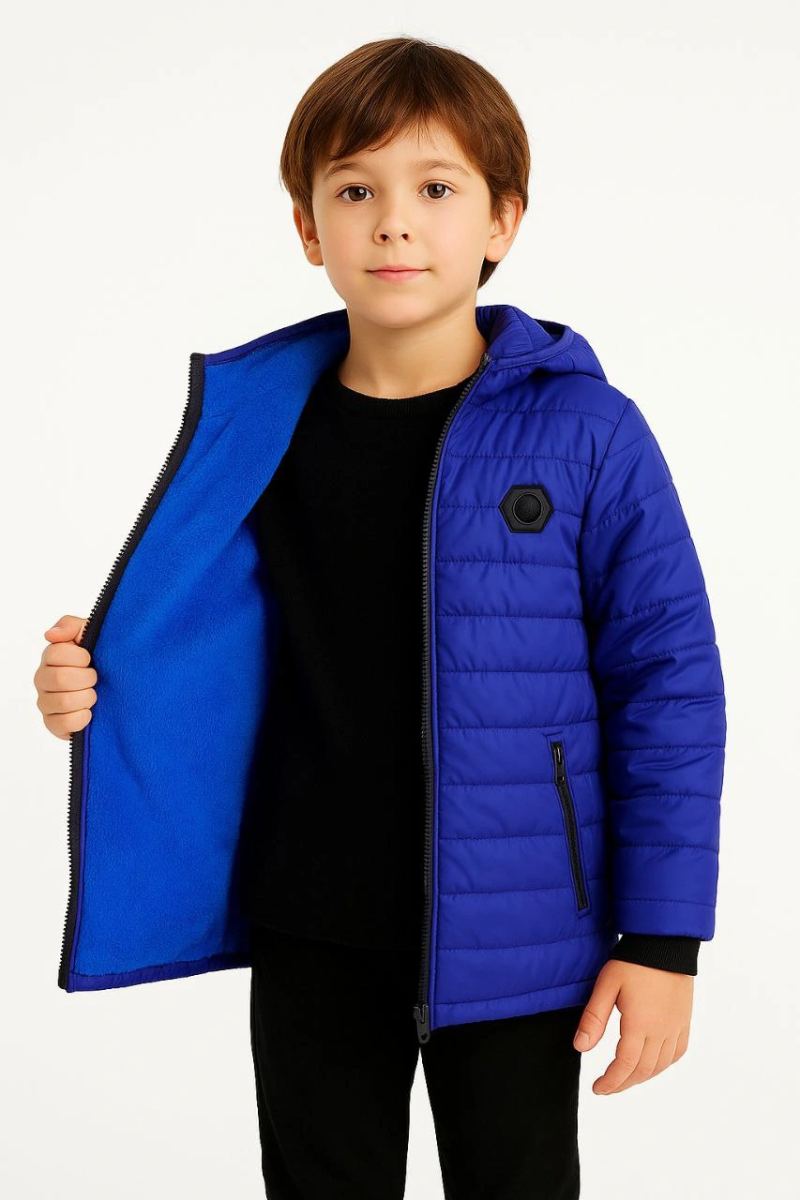 vlmrtr-9030_erkek-cocuk-mont-ici-pelus-kurk-astarli-kapusonlu-fermuarli-kislik-sisme-sicak-tutucu-mont-saks-mavisi-83407976-sw853sh1280-2zv44db1.jpg Erkek Çocuk Peluş Kürk Astarlı Cepli Kapüşonlu Fermuarlı Şişme Mont - Saks Mavisi - Görsel 1