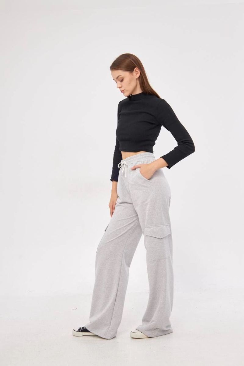 vlmrtr-9291_kargo-cepli-palazzo-oversize-kesim-iki-iplik-bol-paca-esofman-alti-pantalon-gri-52508177-sw853sh1280-3jrksw2b.jpg Kargo Cepli Palazzo Oversize Kesim İki iplik Bol Paça Eşofman Altı Pantolon - Gri - Görsel 1